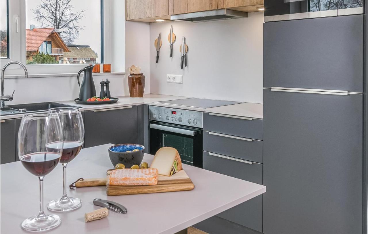 Awesome Home In Lembruch-Duemmer See With Kitchen Екстериор снимка